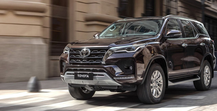 Fortuner máy xăng mới nhất 2023 - SUV đa dụng và tiện nghi cho mọi hành trình